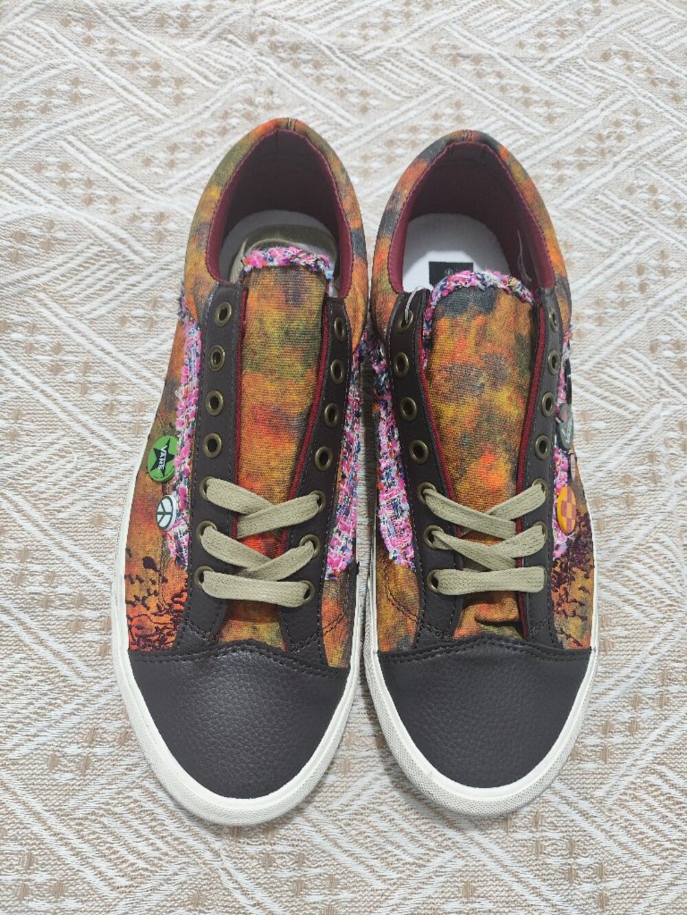 ans Old Skool Tie Dye Patchwork Pin Badge Low Top Sneakers